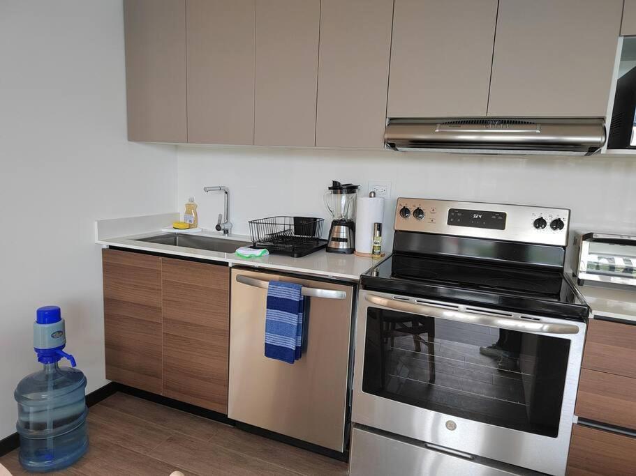 Hermoso Nuevo En Zona 10! Apartment *