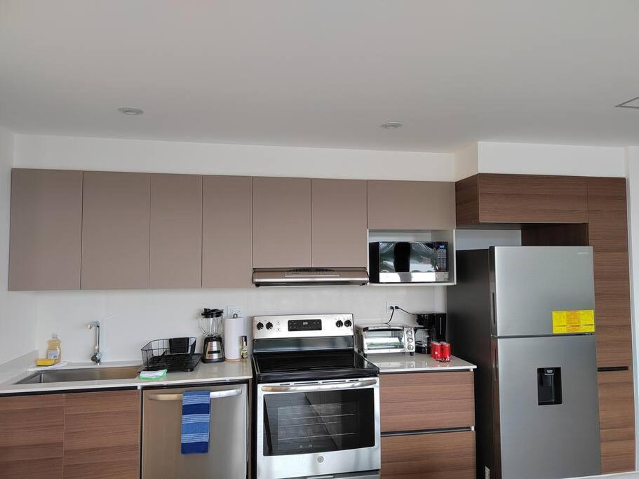 Apartment Hermoso Nuevo En Zona 10! *