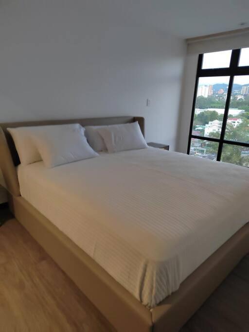 Hermoso Nuevo En Zona 10!